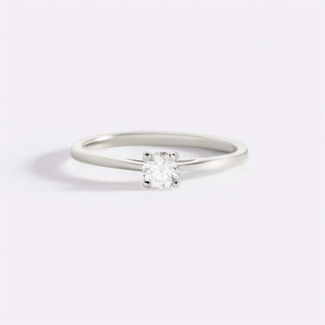 Solitaire Diamond Ring in 925 sterling silver
