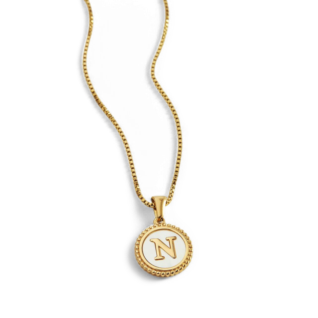 Collana con Lettera a Disco in Madreperla con Catena Box