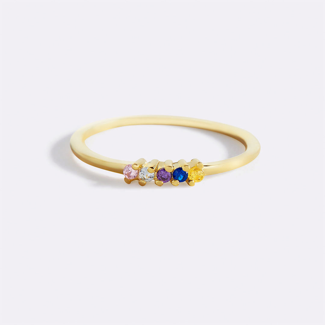 Personalisierter zierlicher Geburtssteinring