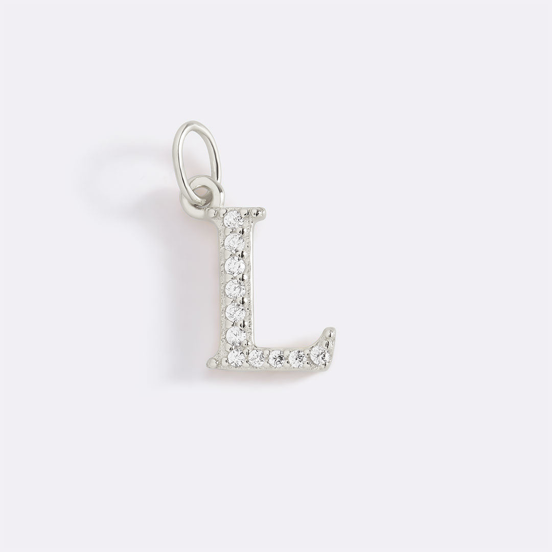 Zierlicher Pavé-Initialen-Anhänger