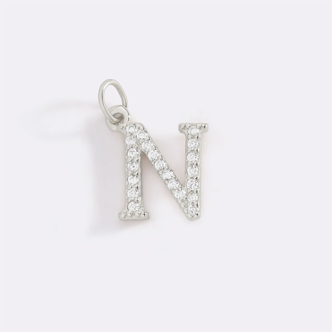 Zierlicher Pavé-Initialen-Anhänger