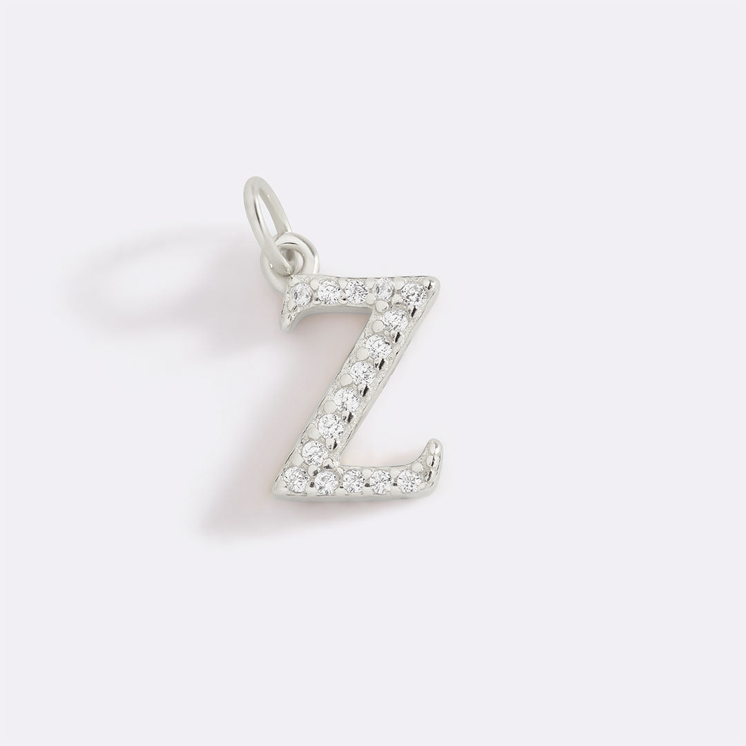 Zierlicher Pavé-Initialen-Anhänger