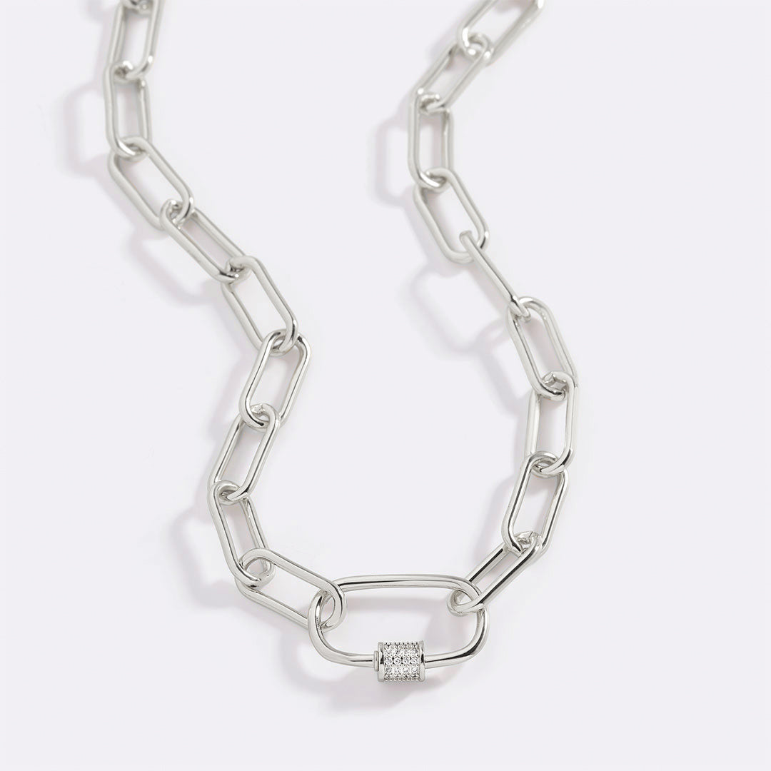 Collana a catena con moschettone pavé