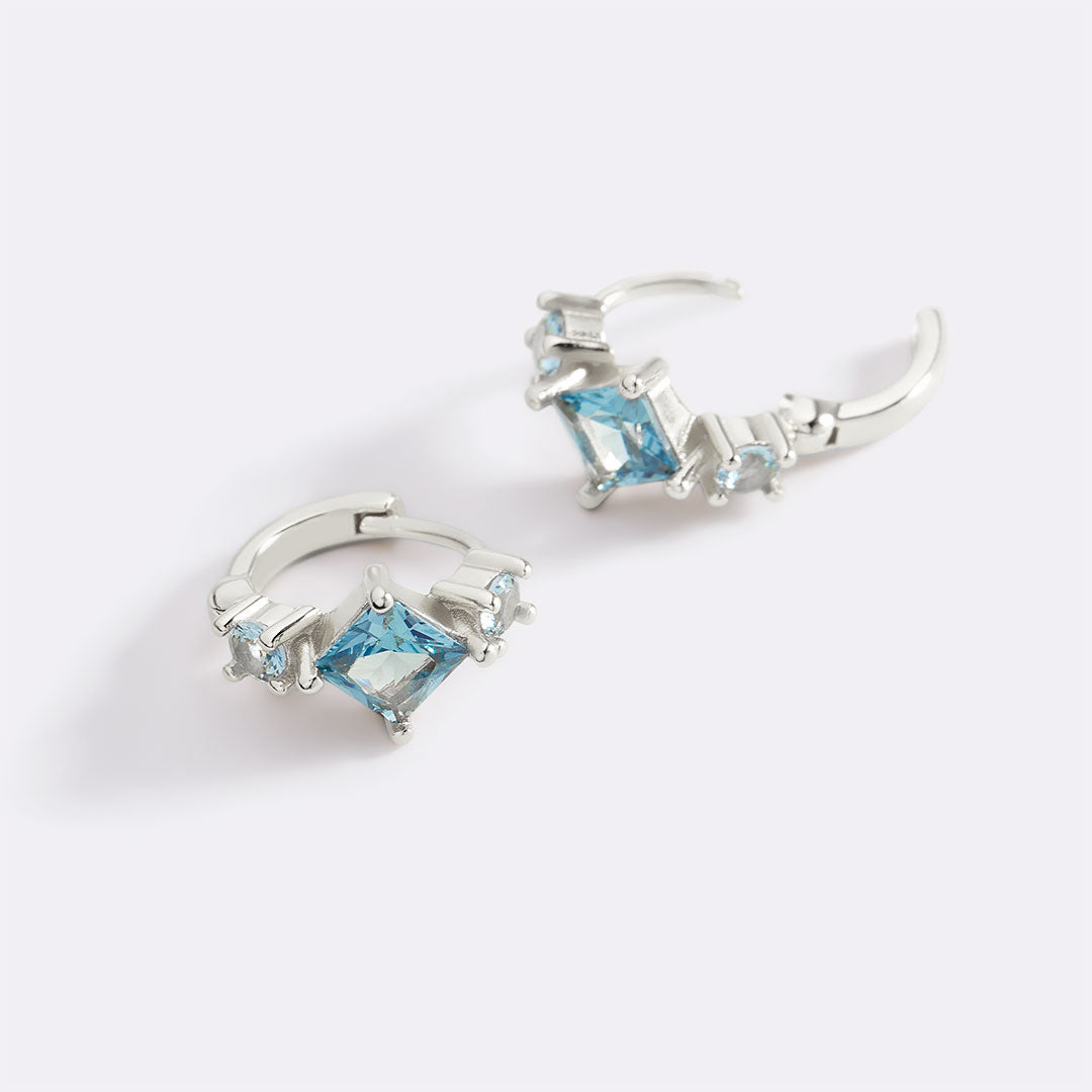 Aquamarine Huggie Hoops in 925 sterling silver