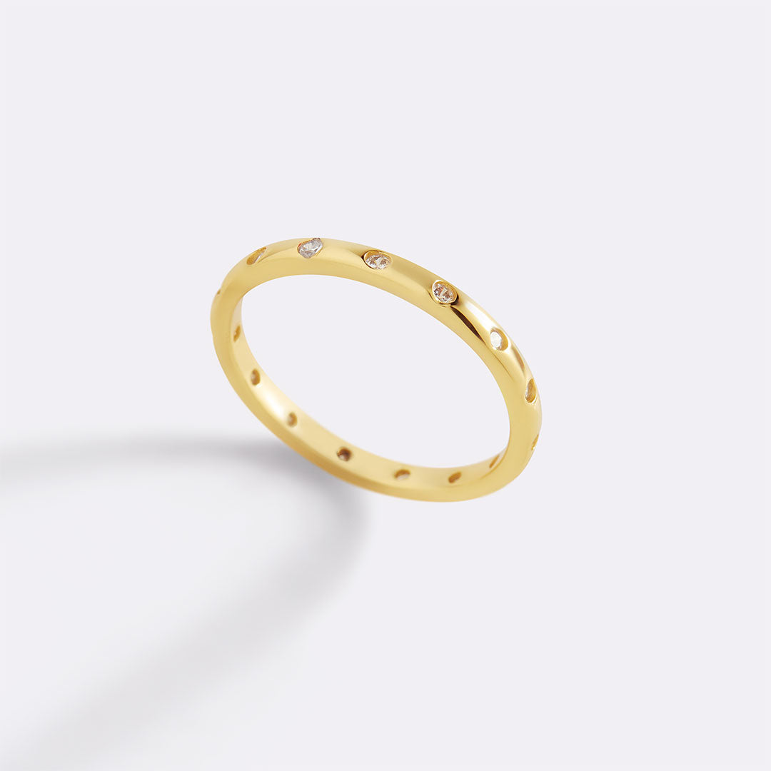 Tiny Stapelring mit Lünettenfassung