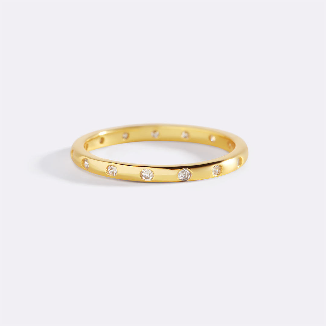 Tiny Stapelring mit Lünettenfassung