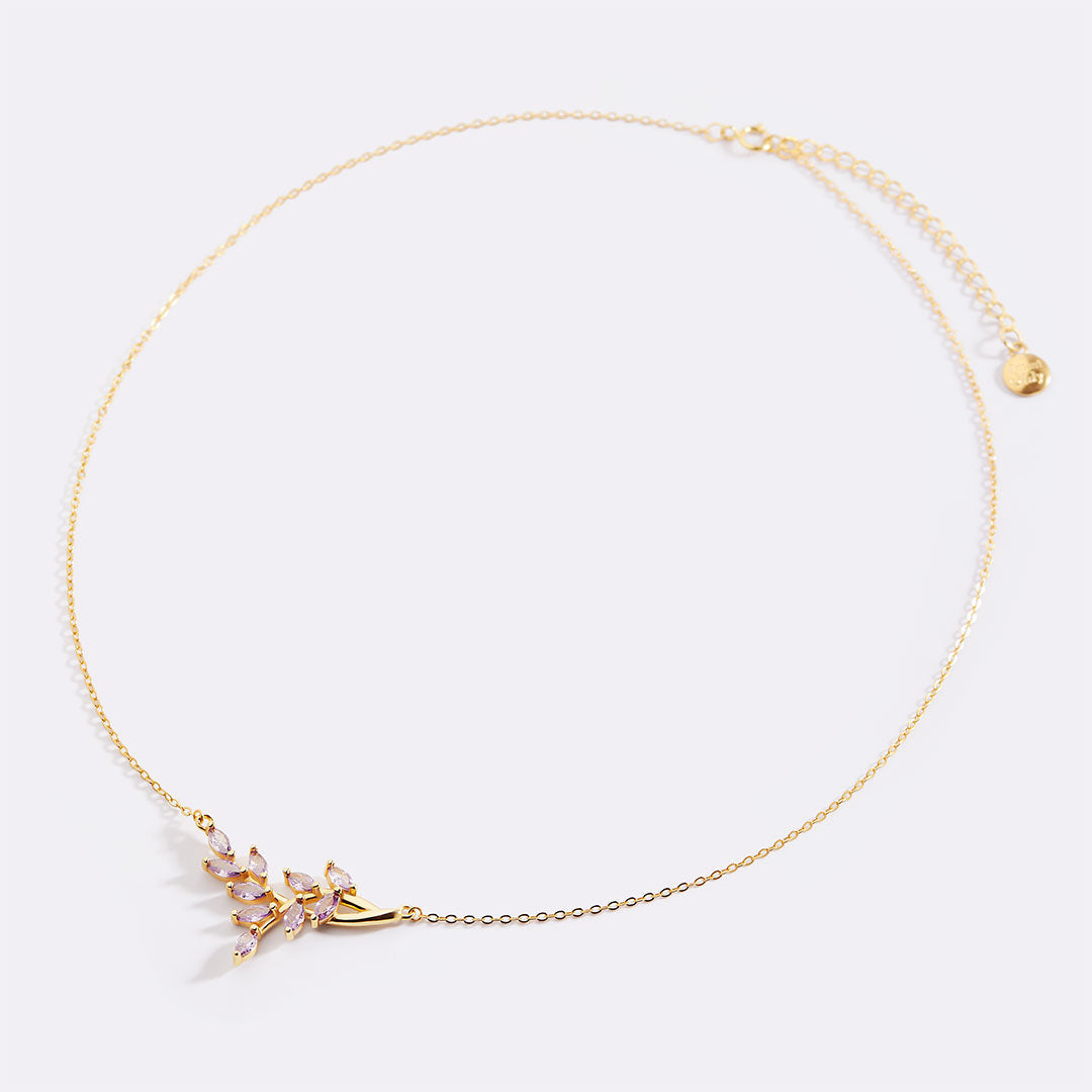 Collana pendente a foglia con pietra portafortuna