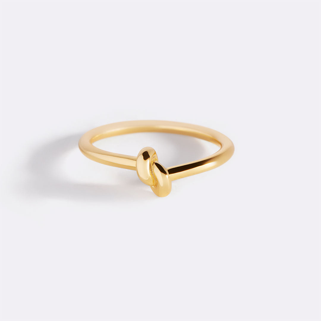 Klassischer Goldknotenring