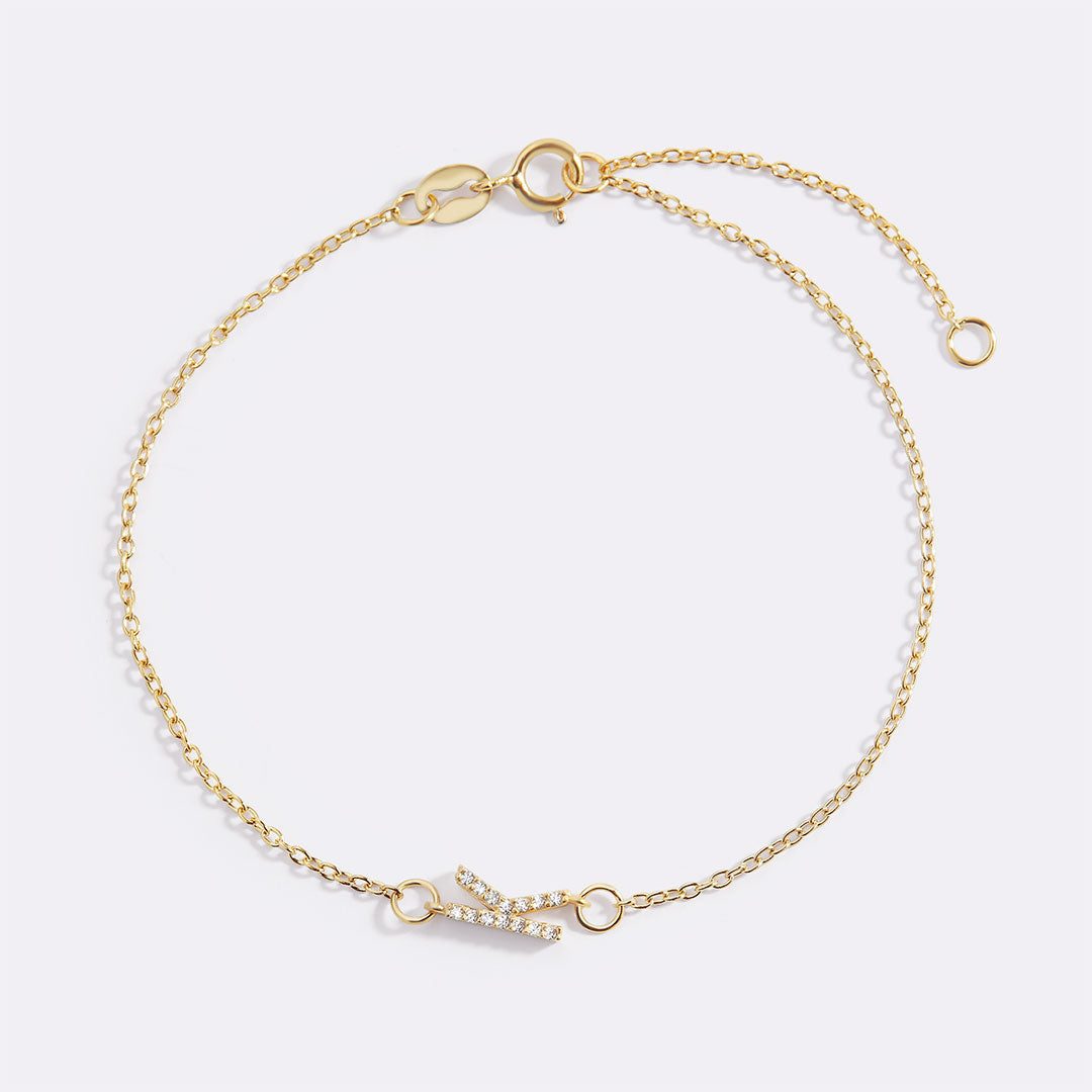Das Skinny Diamond Initialenarmband