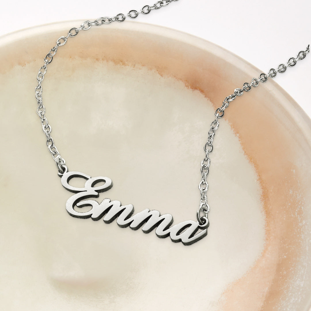 Quill Name Necklace in 925 sterling silver
