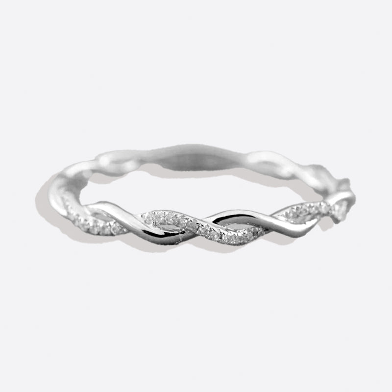 Zierlicher Stapelring mit Pavé-Twist