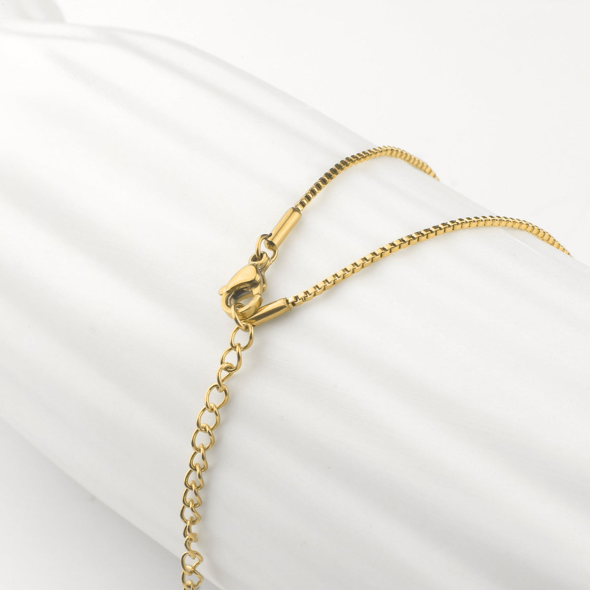 Modern Name Necklace in gold tone