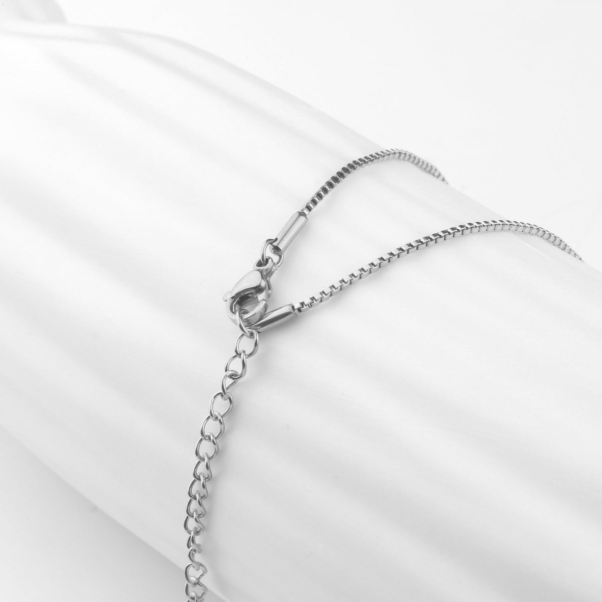 Modern Name Necklace in 925 sterling silver