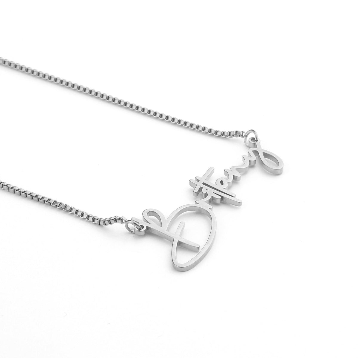 Modern Name Necklace in 925 sterling silver, flat lay detail