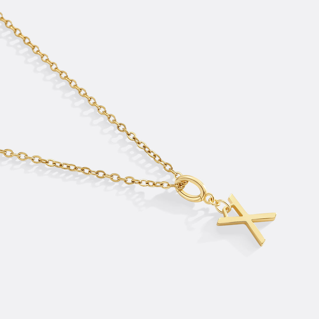 Collana con ciondolo iniziale minimalista