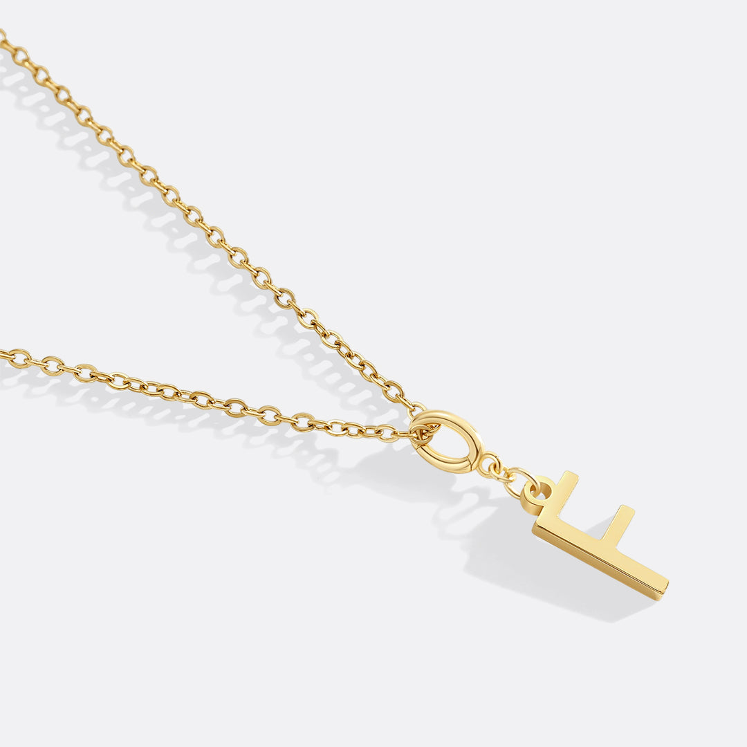 Collana con ciondolo iniziale minimalista