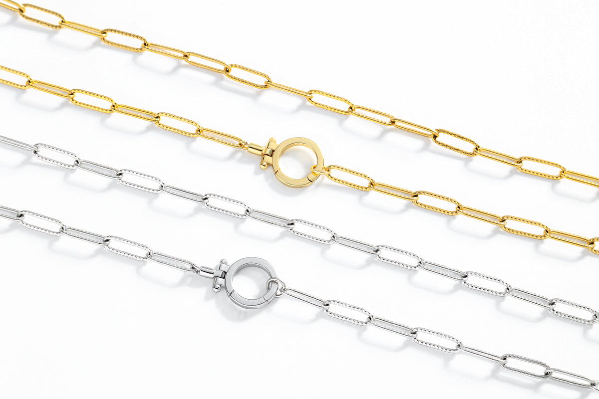 Minzfarbene Halskette mit Paperclip-Textur