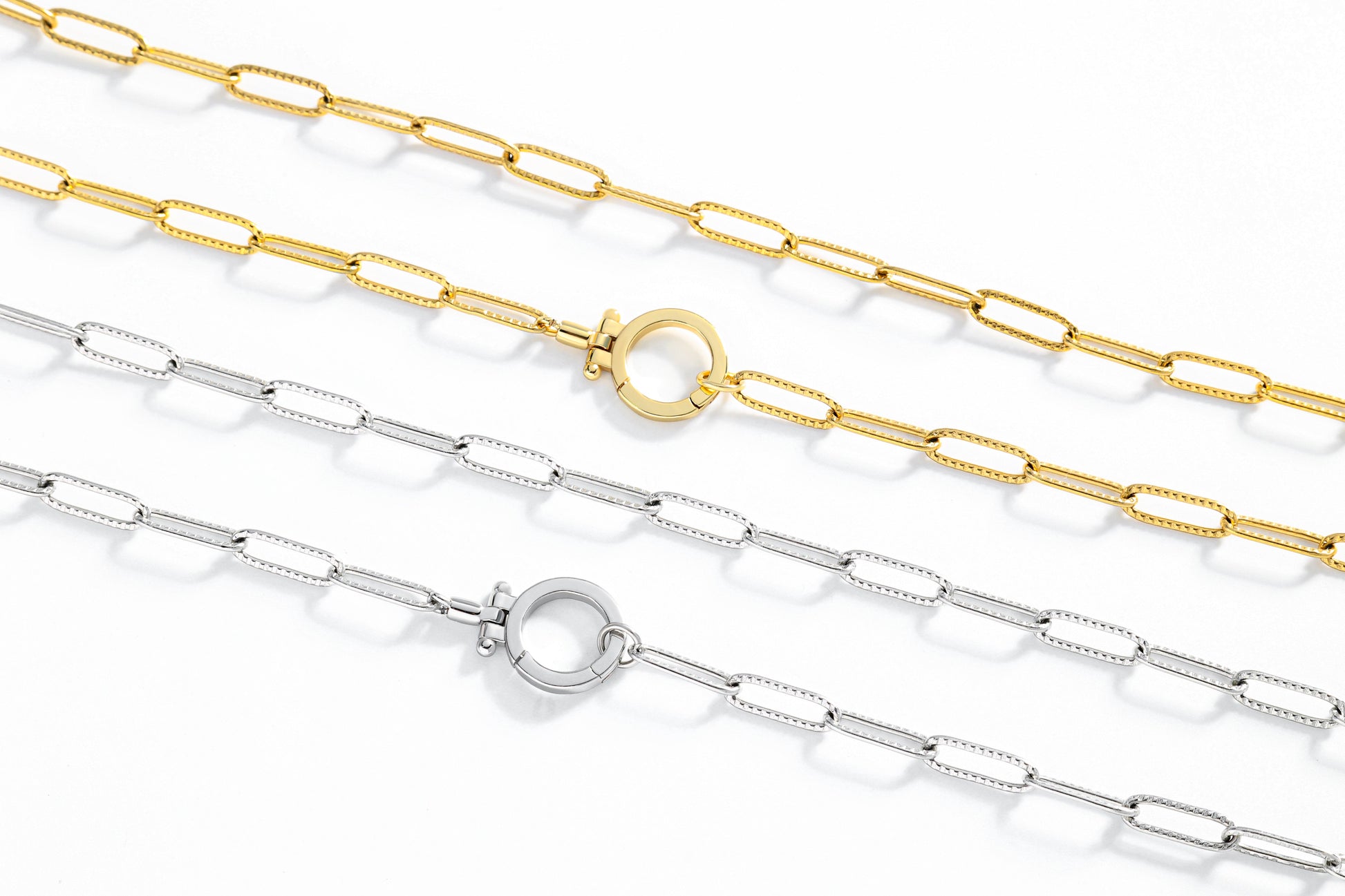 Minzfarbene Halskette mit Paperclip-Textur