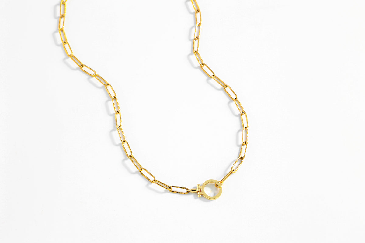 Minzfarbene Halskette mit Paperclip-Textur
