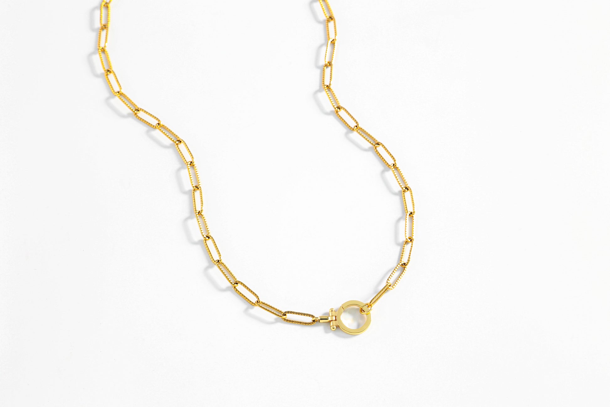 Minzfarbene Halskette mit Paperclip-Textur