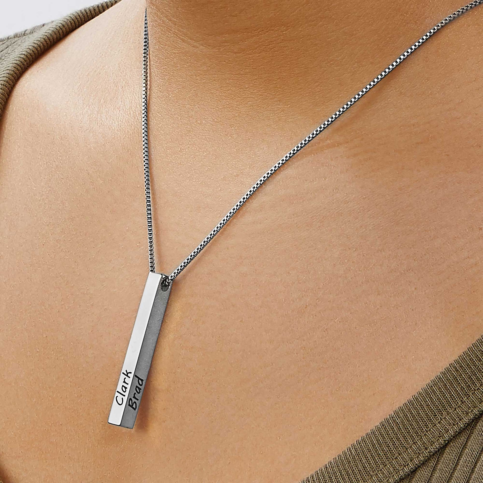 Muse Pillar Bar Necklace in 925 sterling silver