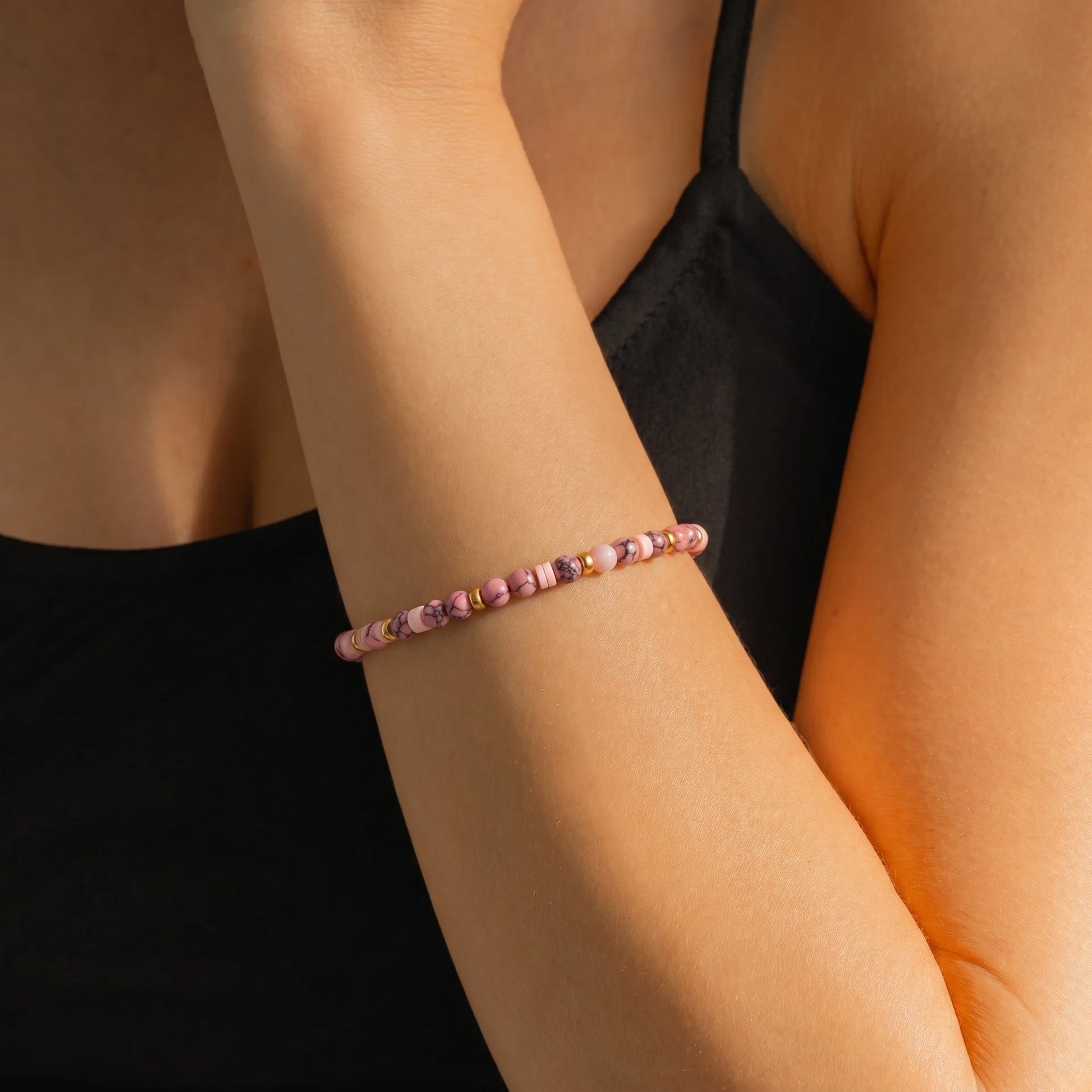 Stapelbares Geburtsstein-Perlenarmband