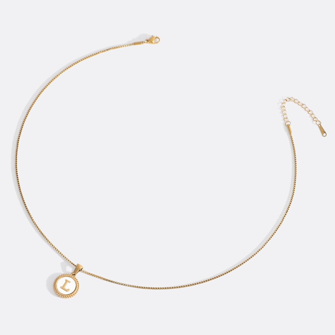 Collana con Lettera a Disco in Madreperla con Catena Box