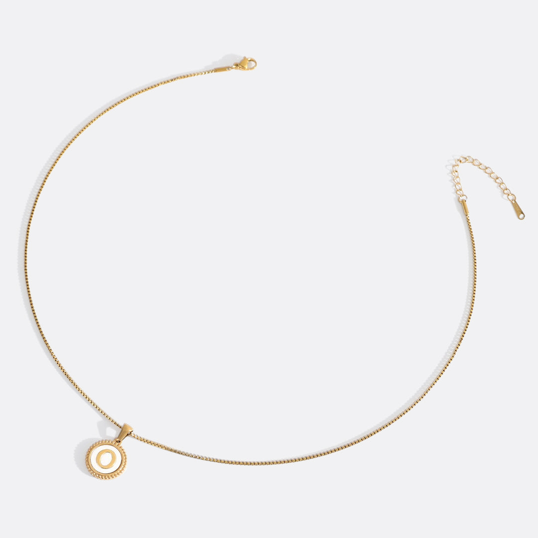 Collana con Lettera a Disco in Madreperla con Catena Box