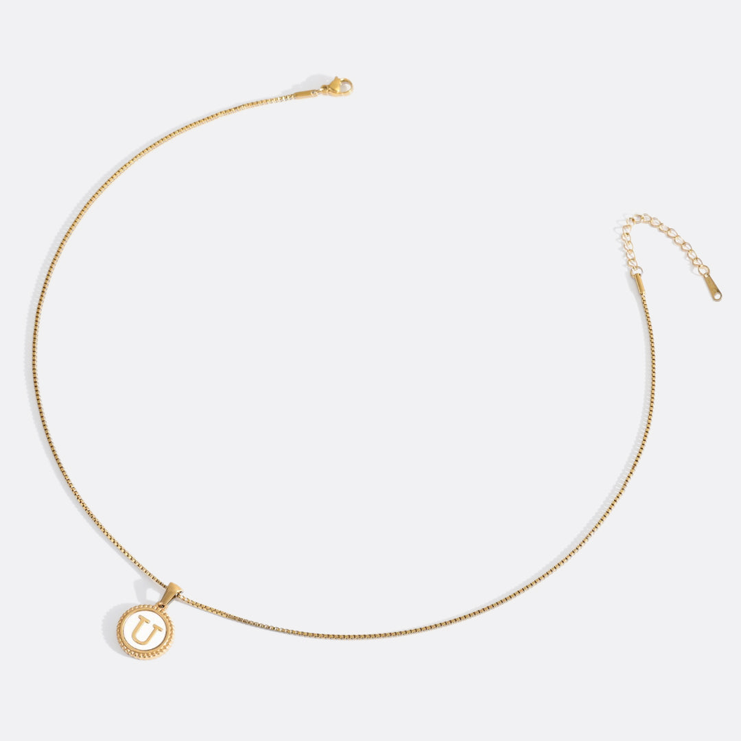 Collana con Lettera a Disco in Madreperla con Catena Box