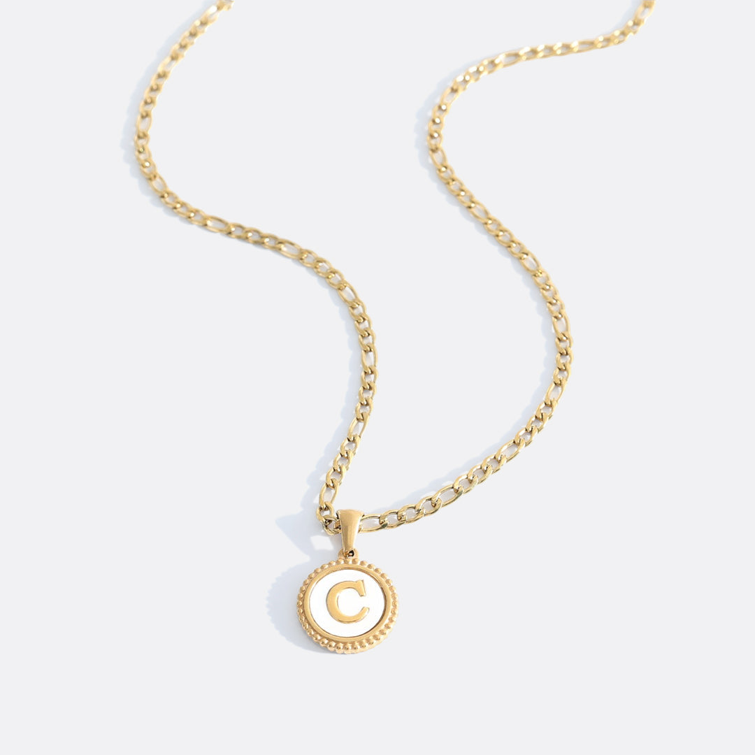Collana con Lettera a Disco in Madreperla e Catena Figaro