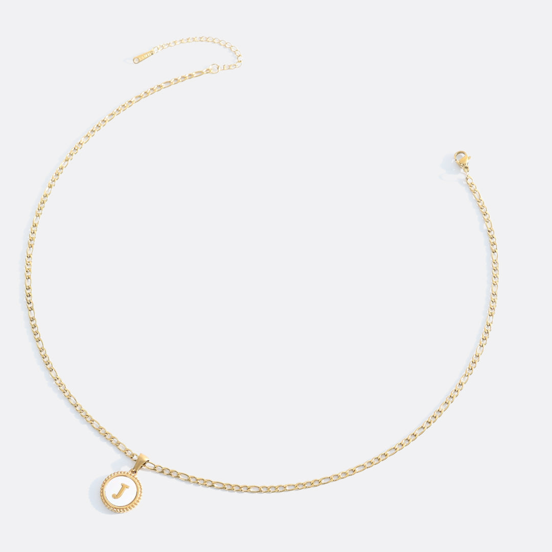 Collana con Lettera a Disco in Madreperla e Catena Figaro