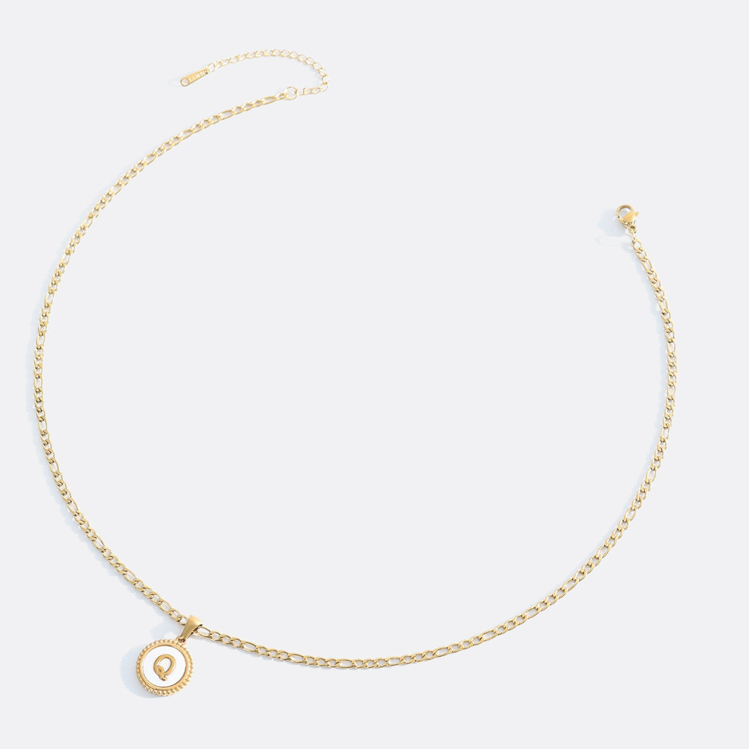 Collana con Lettera a Disco in Madreperla e Catena Figaro