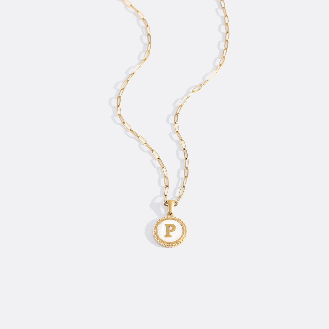 Collana con Lettera su Disco in Madreperla e Catena Paperclip