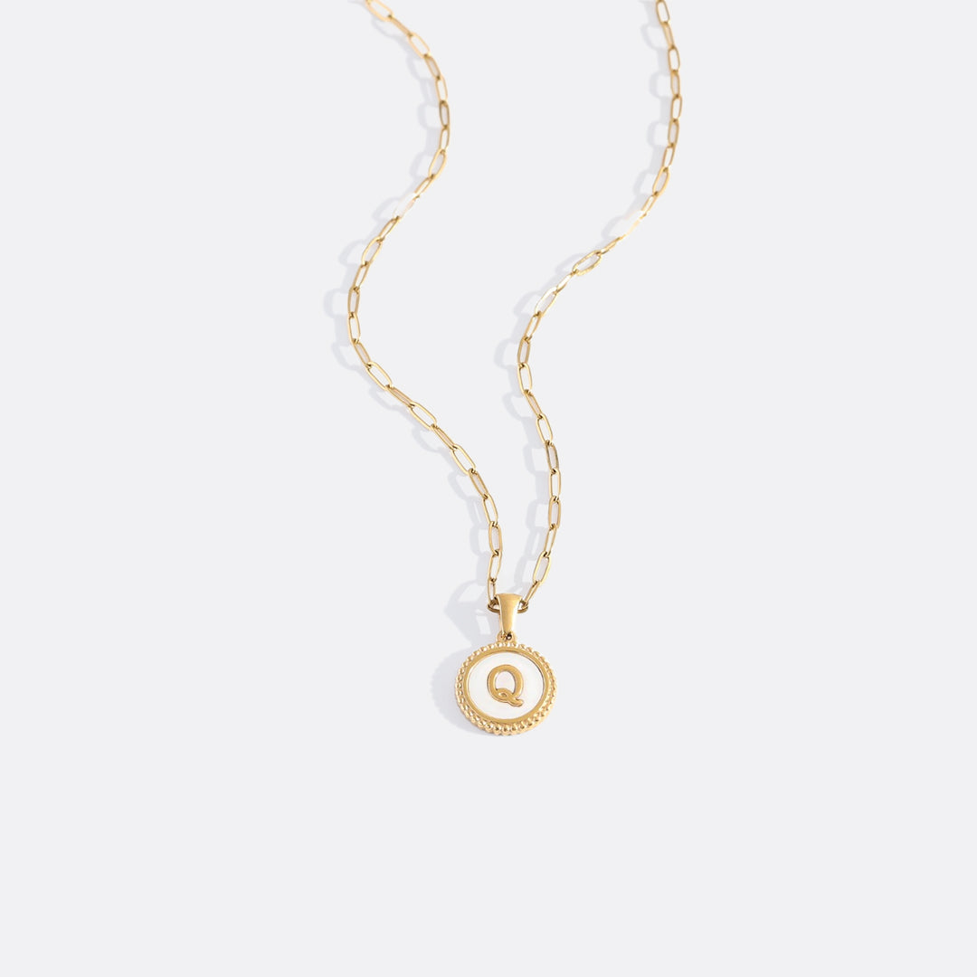 Collana con Lettera su Disco in Madreperla e Catena Paperclip