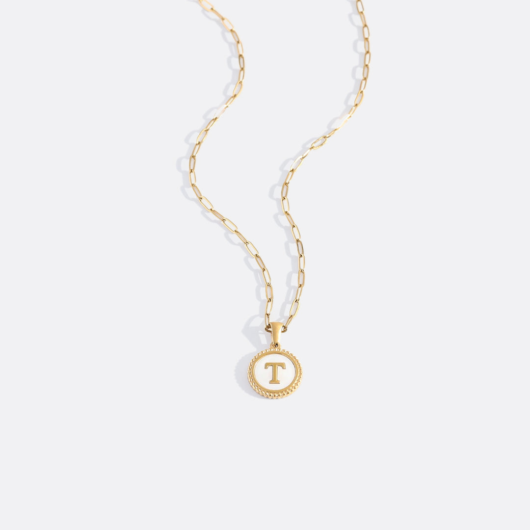Collana con Lettera su Disco in Madreperla e Catena Paperclip