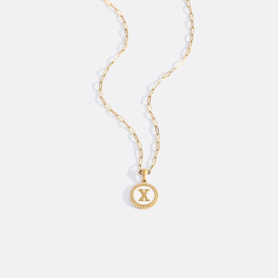 Collana con Lettera su Disco in Madreperla e Catena Paperclip