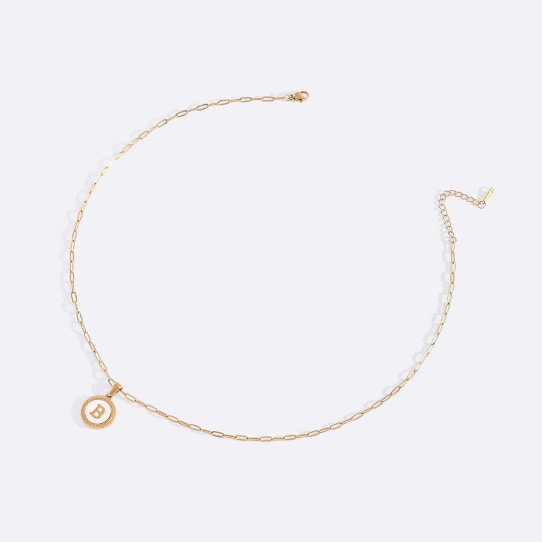 Collana con Lettera su Disco in Madreperla e Catena Paperclip