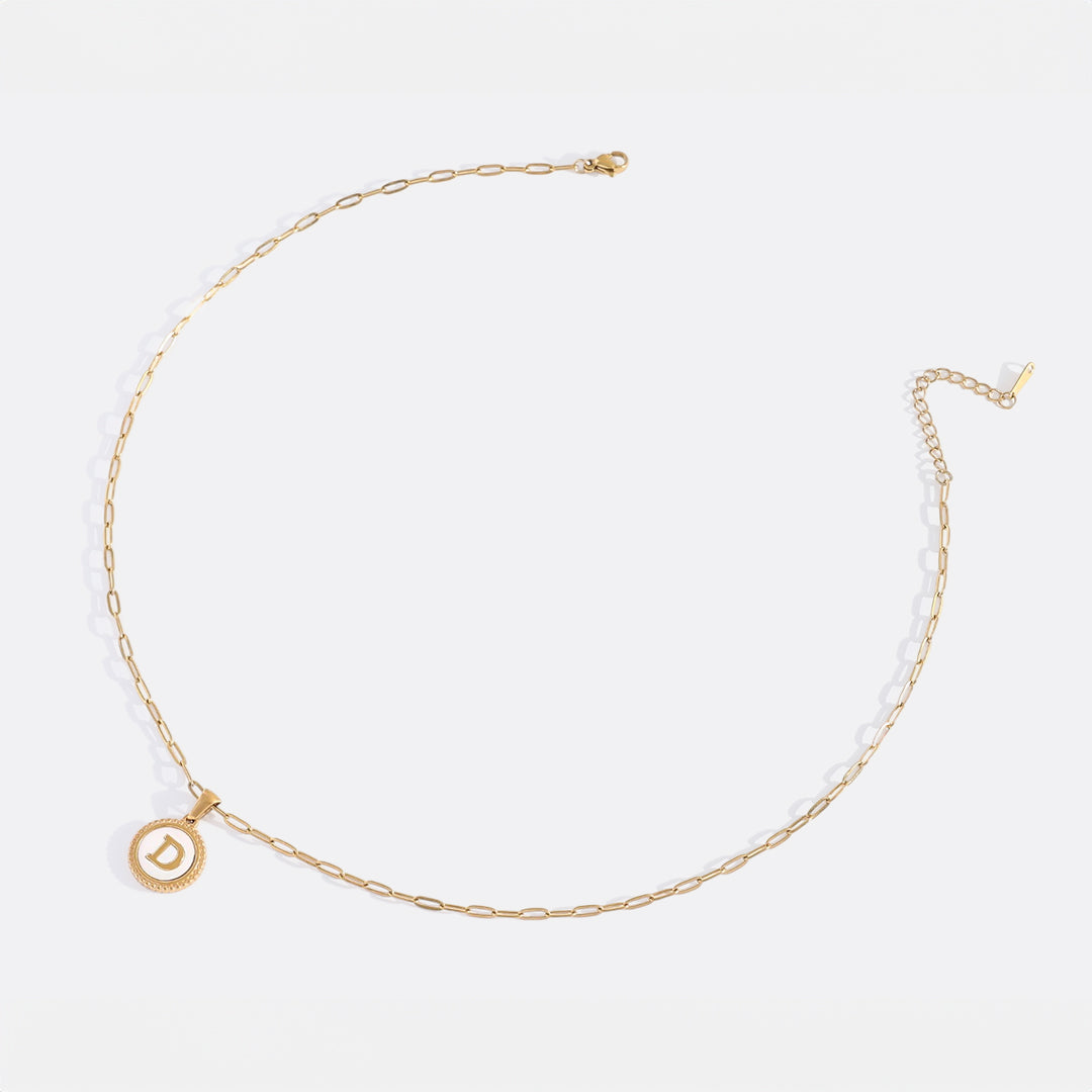 Collana con Lettera su Disco in Madreperla e Catena Paperclip