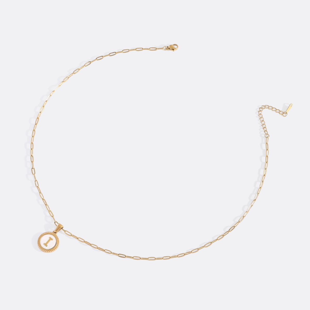 Collana con Lettera su Disco in Madreperla e Catena Paperclip