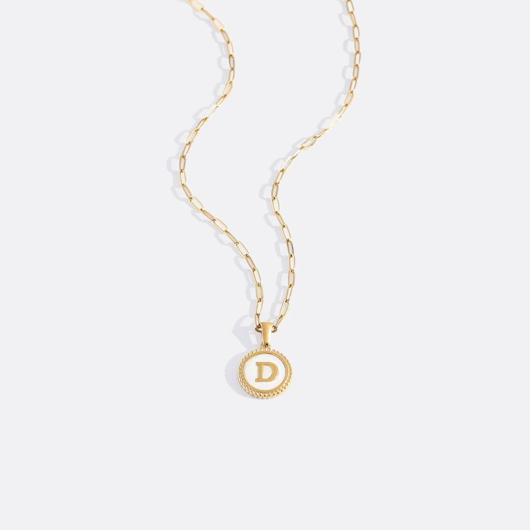Collana con Lettera su Disco in Madreperla e Catena Paperclip