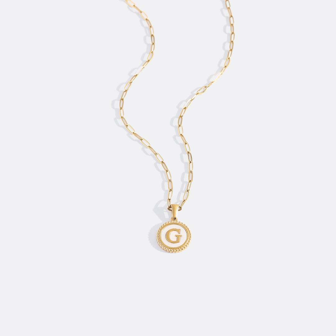 Collana con Lettera su Disco in Madreperla e Catena Paperclip