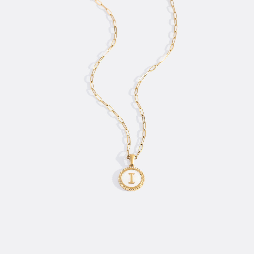 Collana con Lettera su Disco in Madreperla e Catena Paperclip
