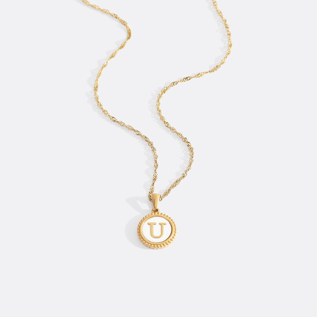 Collana con Lettera su Disco in Madreperla e Catena Ritorta