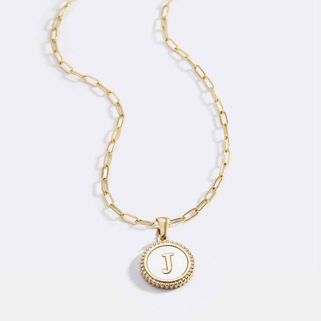 Collana con Lettera su Disco in Madreperla e Catena Paperclip