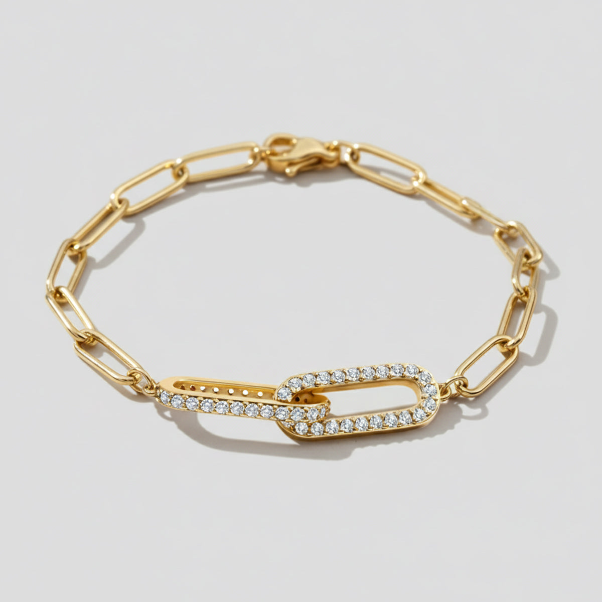 Armband mit Büroklammerkette und Pavé-Fassung