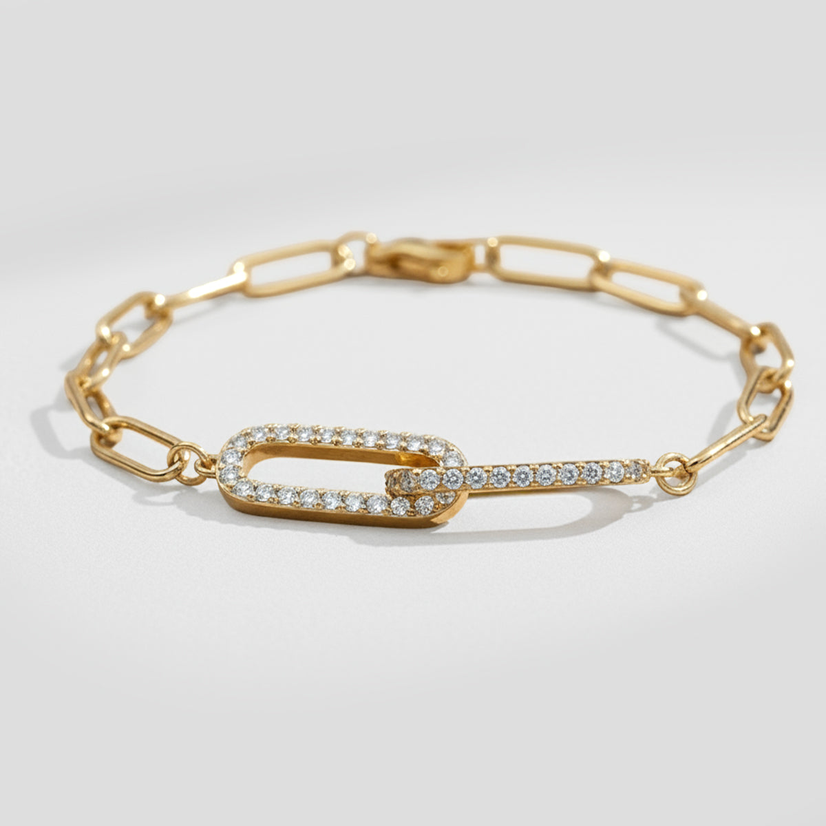 Armband mit Büroklammerkette und Pavé-Fassung
