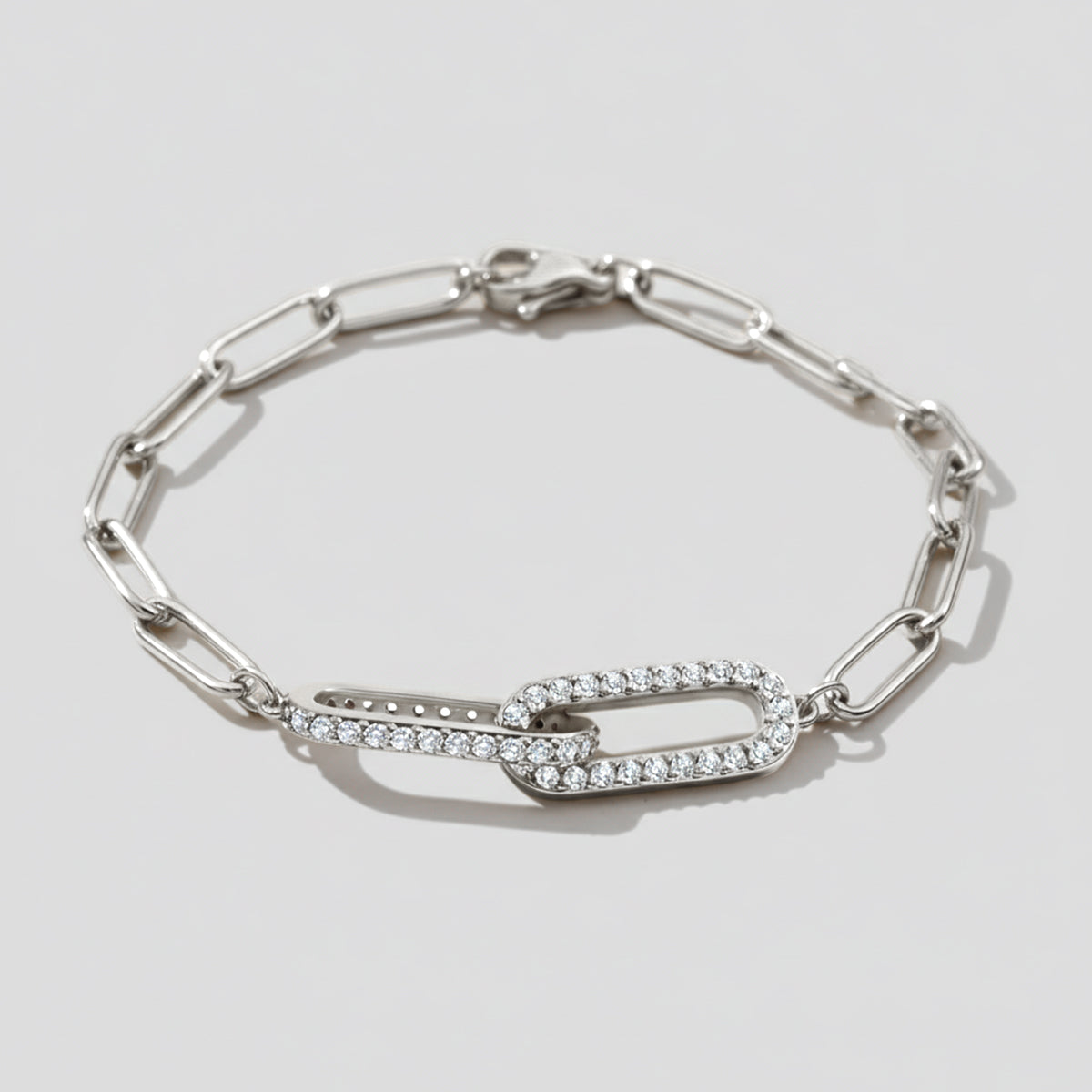 Armband mit Büroklammerkette und Pavé-Fassung