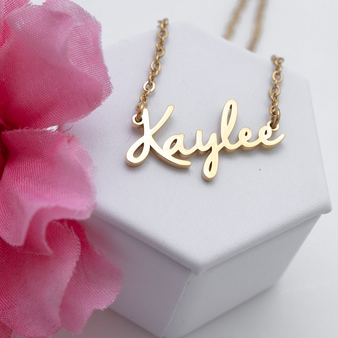 Collana nome fatina – Aderente