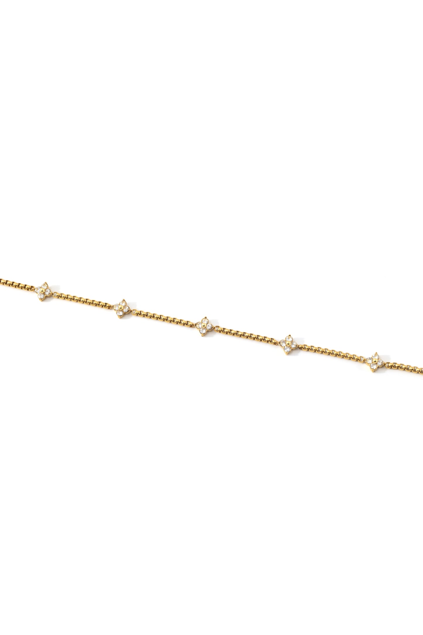 Radiant Clover Bracelet, flat lay detail