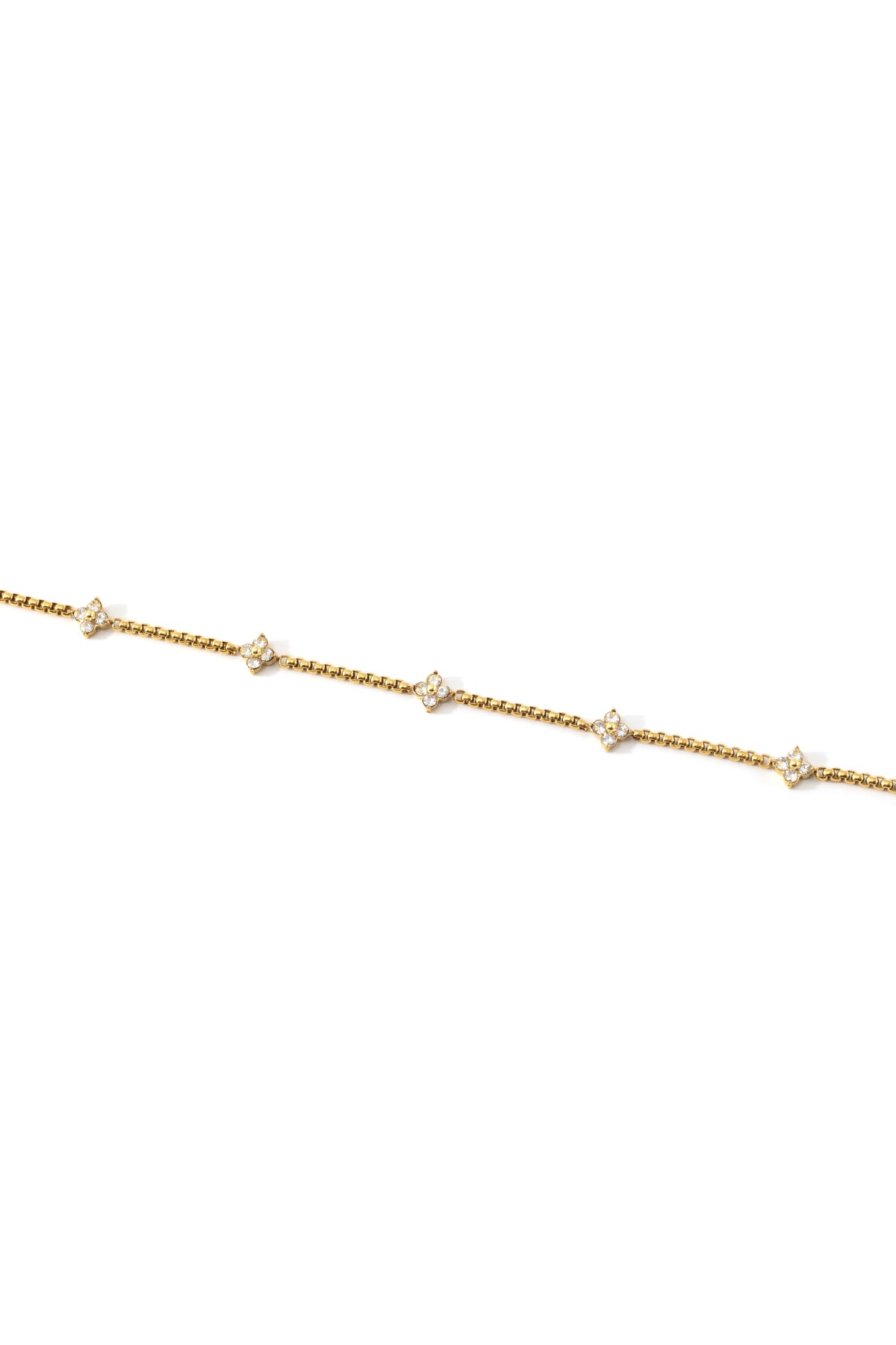 Radiant Clover Bracelet, flat lay detail